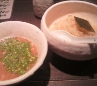 「浸け豚そば+味玉」@俺の空 池袋店の写真