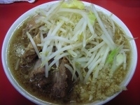 「豚入り小らーめん（細麺）  ニンニク カラメ」@らーめん豚喜の写真