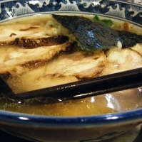 「味玉塩ちゃ-しゅ-めん（数量限有￥980）」@○屋製麺店の写真