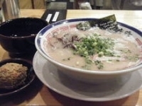 「ラーメン（￥680）赤オニ（￥100）」@博多長浜らーめん 田中商店の写真