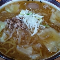 「ワンタンメン味噌 950円+煮たまご 100円」@すみれ 札幌中の島本店の写真