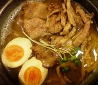 「特製ラーメン 大盛り（写真は普通盛り）」@燈の車の写真