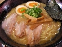 「味玉ラーメン（大盛り）」@拉麺 日本一の写真