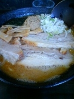 「濃厚狼煙ラーメン大盛り+半肉」@狼煙 〜NOROSHI〜の写真