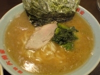 「ラーメン（並、+キャベチャー）650円+100円=750円」@横浜 六角家 御徒町店の写真