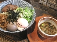 「石焼麺せいろ（エビ煮玉子トッピング）」@秋刀魚中華そば 生粋の写真