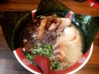 「新味全部入り+替え玉+ランチセット（1250円）」@ラーメン 麺や亮の写真