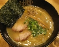 「ラーメンゼロ+黒豚餃子」@ラーメンゼロの写真