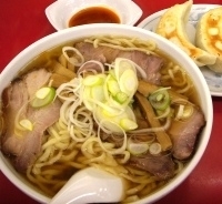 「チャーシュー麺 + 餃子3個」@一品香 小山の写真