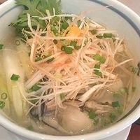 「牡蠣塩らー麺」@銀座City Noodle 塩らー麺 本丸亭の写真