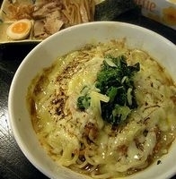 「まぜそば（200g）+ミニカレー+チーズ+チーズ+ほうれん草」@オリオン食堂の写真