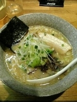 「鶏醤油らーめん（こってり・平打）+Bセット」@麺や 福一の写真