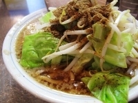 「ラーメン+魚粉（にんにく・味濃い目）」@らーめん大 本郷店の写真