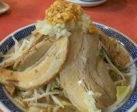 「ふじ麺（野菜増し）￥680 + 小豚￥150」@明神角ふじの写真