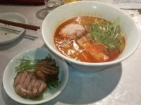 「トムヤンクンらあめん+厚切りローストチャーシュー増し（￥800+」@JAZZ麺 2.7の写真