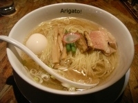 「天然塩ラーメン大盛り」@ヌードル&ダイニング ありがとうの写真