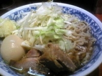 「らーめん（野菜少なめ、ニンニク）【600円】、味玉【80円】」@麺香房 暖々の写真