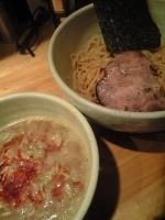 「辛いつけ麺ohボーラ」@○心厨房の写真
