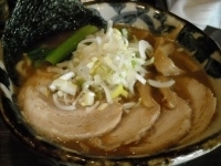 「豚骨醤油 ￥700+チャーシュー￥200」@つけめん・らーめん活龍 本店の写真