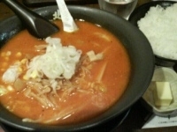 「辛味噌らーめん800円+バター（クーポン）0円+並ライス150円」@北の大草原 四谷店の写真