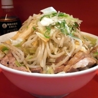 「油そば・醤油（ヤサイマシ・ネギマシ・ニンニク）￥750+スープ割」@ちばからの写真