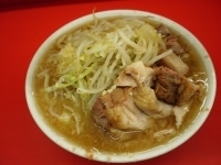 「豚入りラーメン」@ラーメン二郎 松戸駅前店の写真