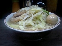 「小ブタダブル（ヤサイ・カラメ）+味付け卵」@ラーメン二郎 横浜関内店の写真