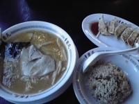 「味噌ラーメン409円+Cセット（半チャーハン+餃子）420円」@幸楽苑 横浜戸塚店の写真