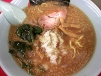 「≪期間限定≫プレミアム醤油とんこつ￥730 背脂￥100」@ラーメン山岡家 太田店の写真