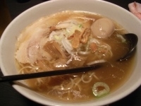 「にんにくラーメン800円+味玉100円」@麺 花蔵の写真