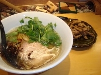 「塩ラーメン（細麺、硬め）+芋がら」@麺匠 喜楽々の写真