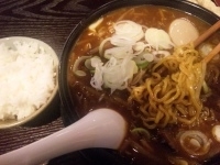 「カレーチーズラーメン+大盛+味玉+小ライス 1080円+100円」@らーめん大草原 本店の写真