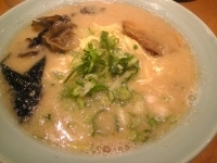 「らーめん（600円）」@長浜らーめん 八王子店の写真