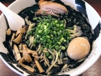 「黒 武骨味玉ら～麺」@麺屋武蔵 武骨の写真