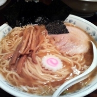 「ラーメン大盛り（300g）￥650+海苔￥80」@大勝軒 十五夜 新宿御苑店の写真