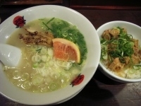 「鶏パイタン麺Bランチ  （鶏パイタン麺  鶏ごはん（たぶん））」@太陽のトマト麺 荻窪店の写真