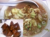 「キャベツラーメン（醤油）￥400 特濃￥100 カクニ（単品 カ」@ラーメン 日本一の写真