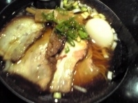 「ちゃ～しゅう麺（大盛）+.だし玉」@七重の味の店 めじろ 代々木店の写真