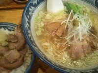 「柚子コショーそば+ミニチャーシュー丼（750円+250円）」@くらまの写真