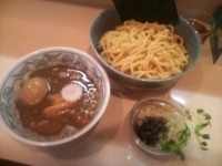 「つけめん・味玉・黒辛」@ブロンソンの写真