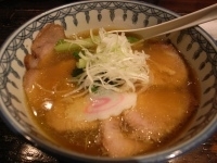 「醤油らーめんトッピングチャーシュウ」@麺の坊 砦の写真