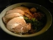 「醤油チャーシュー麺+味玉」@らーめん愉悦処 鏡花の写真