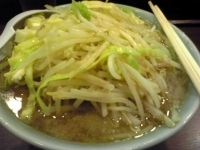 「ラーメン+ヤサイ+カラメ」@ラーメン二郎 池袋東口店の写真