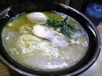 「ラーメン（中盛）【760円】、味玉【クーポン無料】」@川福家の写真