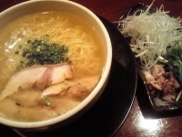 「比内地鶏らーめん」@麺屋こころの写真