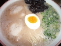 「ラーメン（並） 固めん 580円」@大砲ラーメン 天神今泉店の写真