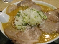 「味噌カレーらー麺大盛り￥780チャーシュートッピング￥200」@北海とんこつらーめん 純輝 潮来本店の写真