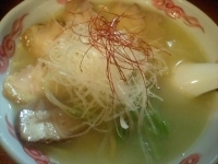 「特製白湯らーめん+鶏ごはん（930円+110円）」@麺・酒処 ぶらりの写真
