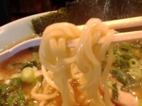 「中盛ラーメン￥690+九条ネギ￥150（濃いめ/軟らかめ/多め）」@横浜家系元町家の写真