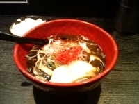 「黒味噌ラーメン 750円+サービスライス」@初代けいすけの写真